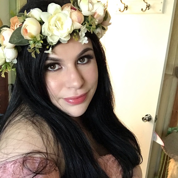 💜 Welcome to Liane’s Closet! 💜 - Picture 2 of 2